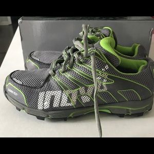 Hiking footwear 6 Inov-8 Roclite Gortex